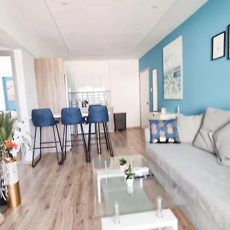 Modern Retreat: 2Br Stylish Apt With Comfy Rooms! Smart Tv With 200Mbps Internet Larnaca Exterior photo