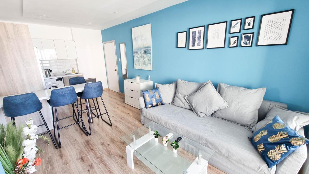 Apartament Modern Retreat: 2br Stylish With Comfy Rooms! Smart Tv With 200mbps Internet