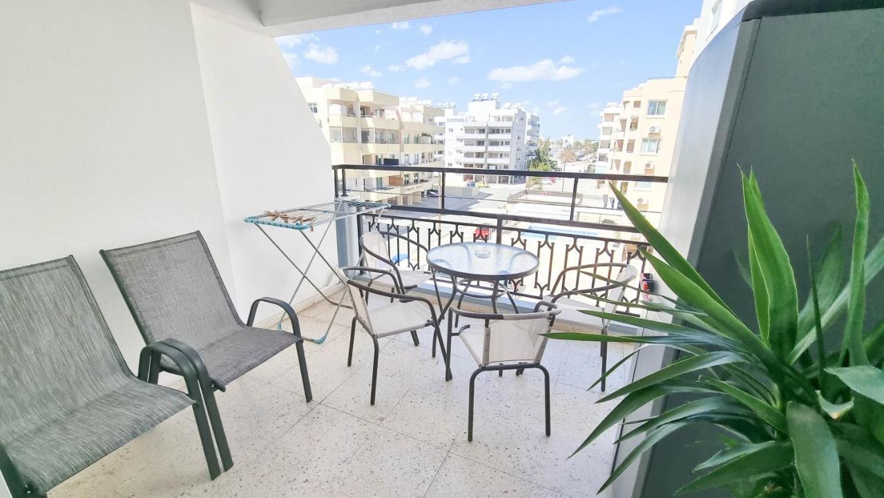 Modern Retreat: 2br Stylish With Comfy Rooms! Smart Tv With 200mbps Internet Apartament Larnaca